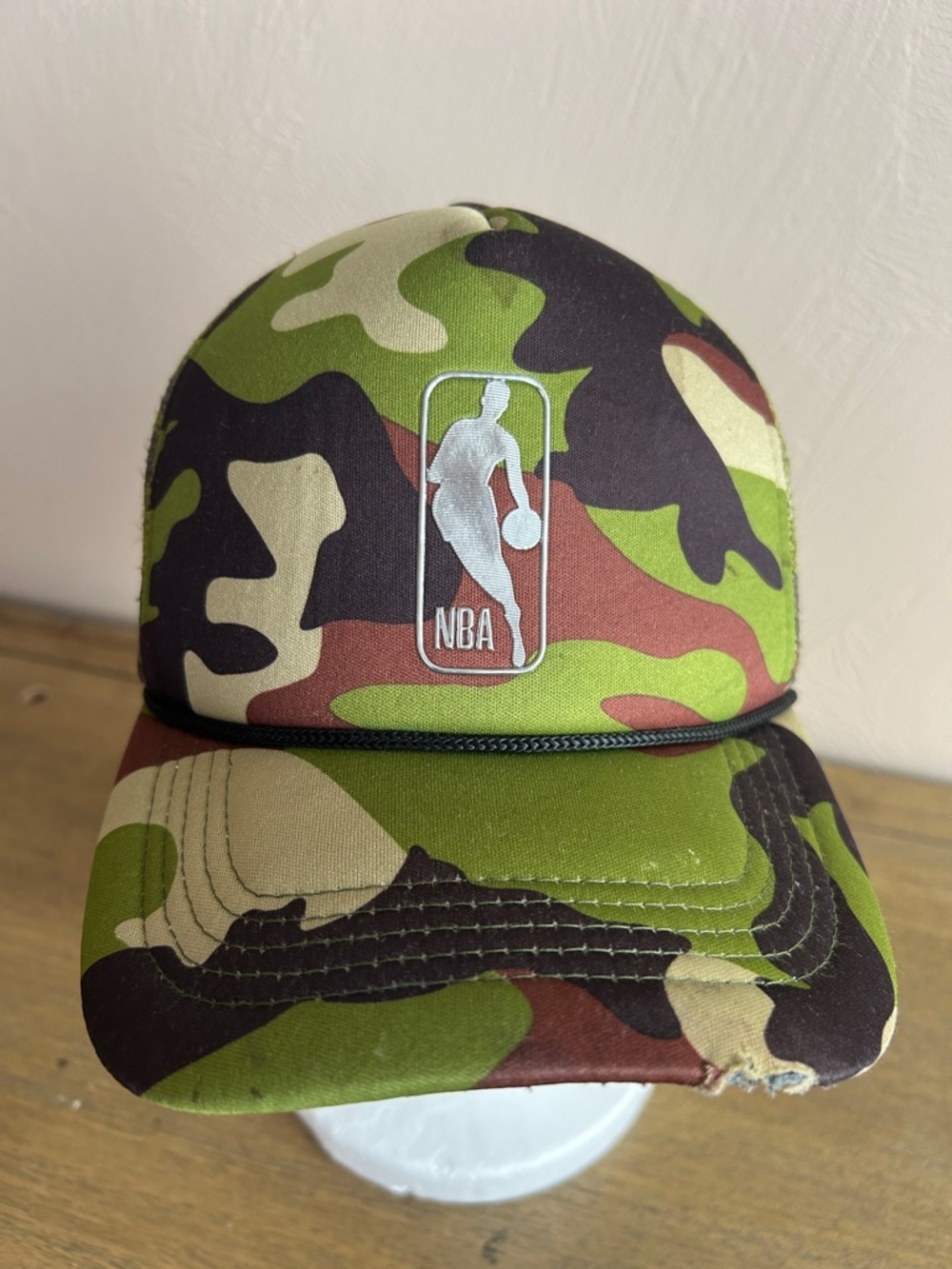 Vintage Unbranded Men’s NBA Camo Trucker Hat - Green/Brown Camo.